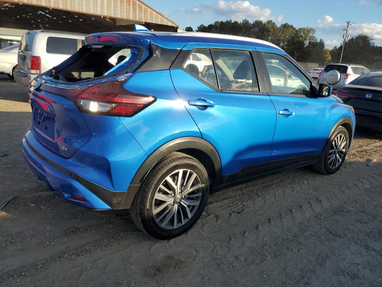 NISSAN KICKS SV