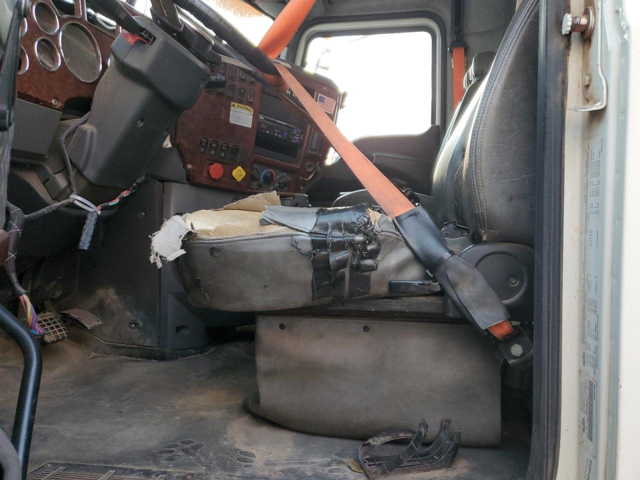 Lot #3293364435 2016 MACK CXU613