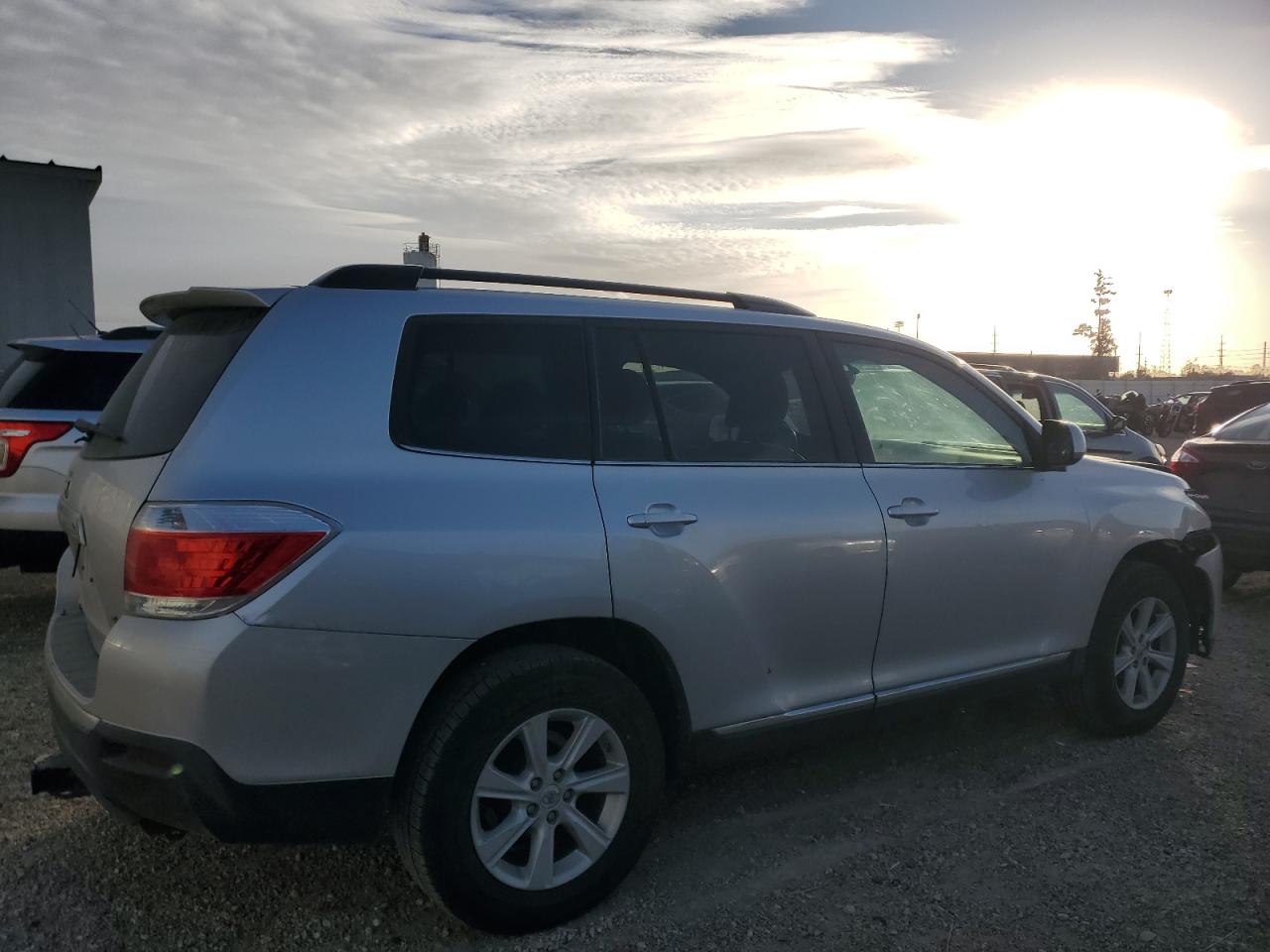 TOYOTA HIGHLANDER BASE