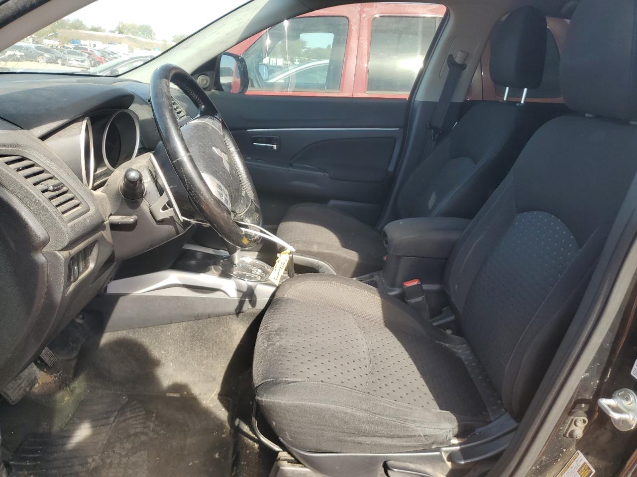 MITSUBISHI OUTLANDER SE