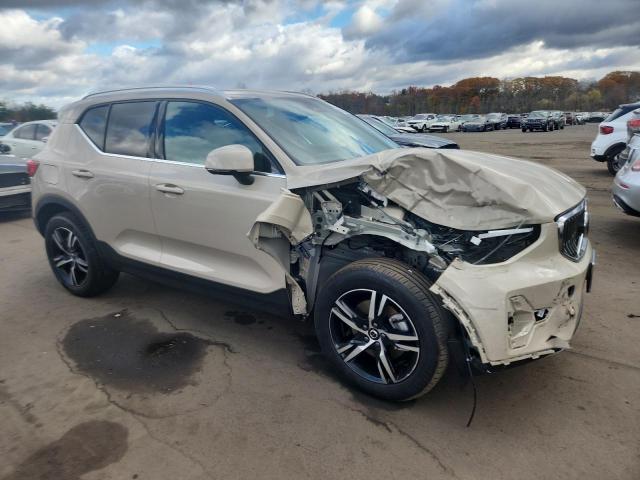 2025 VOLVO XC40 CORE #3301602666