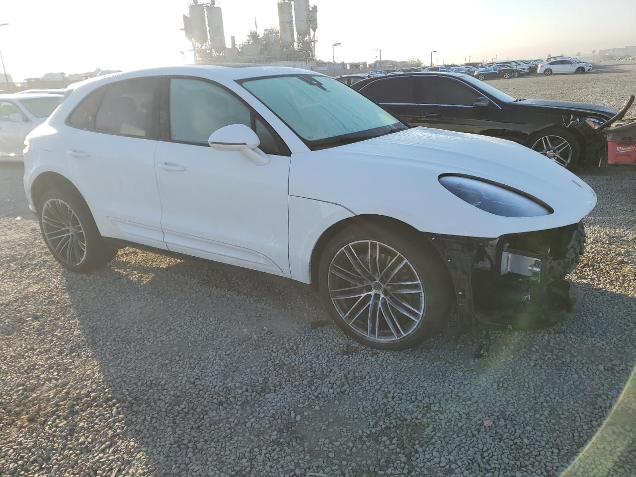 PORSCHE MACAN BASE