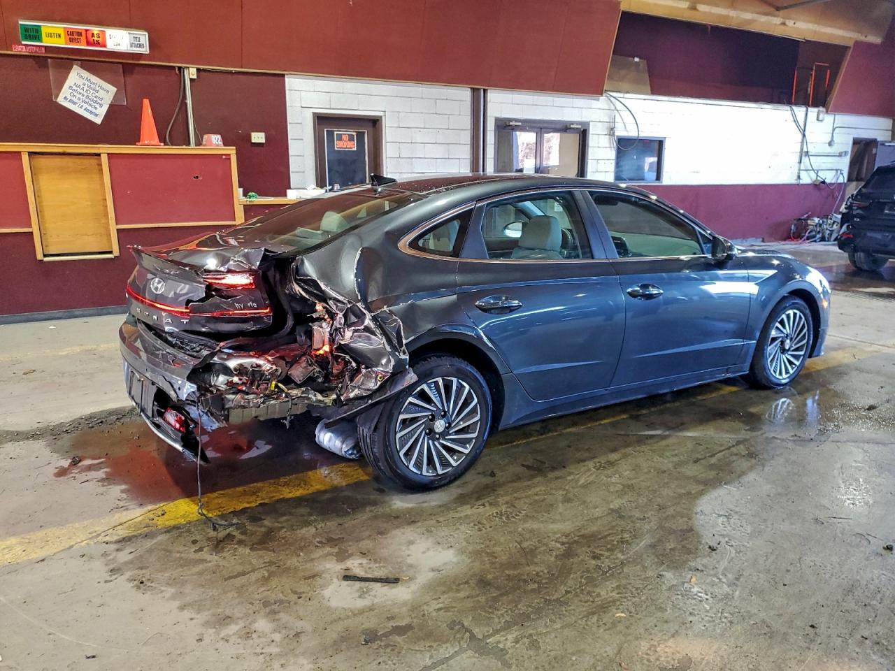 HYUNDAI SONATA HYBRID