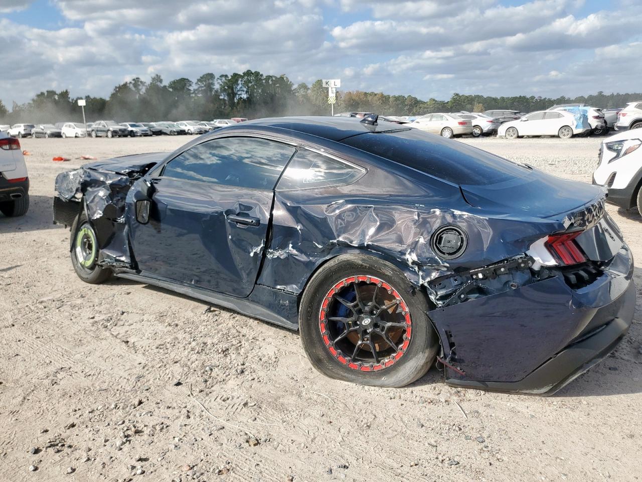 FORD MUSTANG DARK HORSE