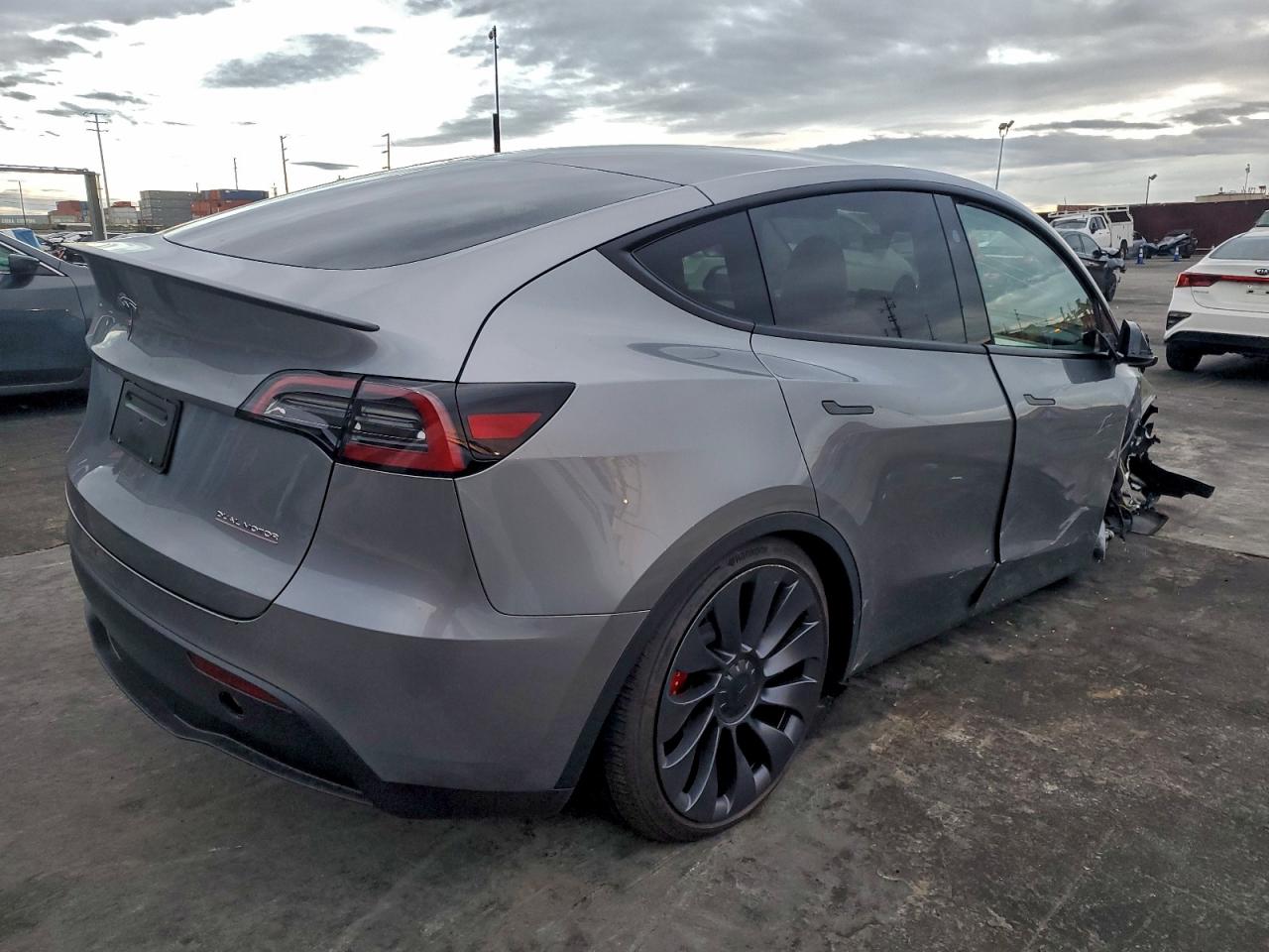 TESLA MODEL Y