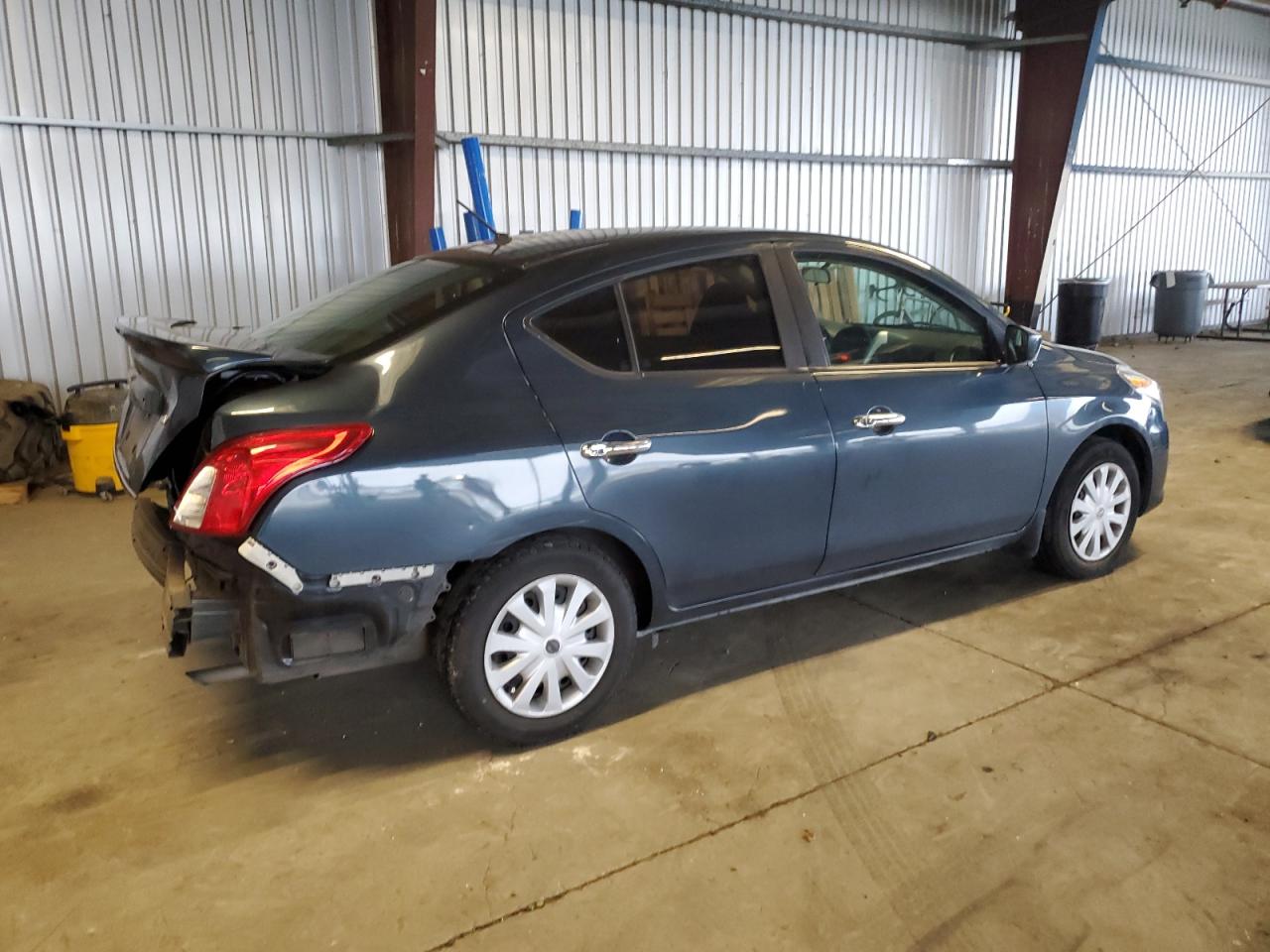 NISSAN VERSA S