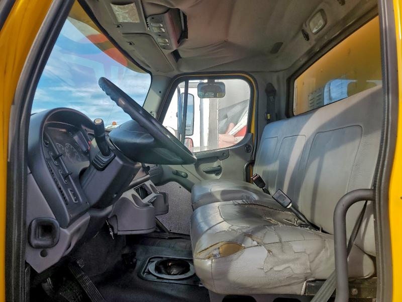 2013 FREIGHTLINER M2 106 MED #3302663052