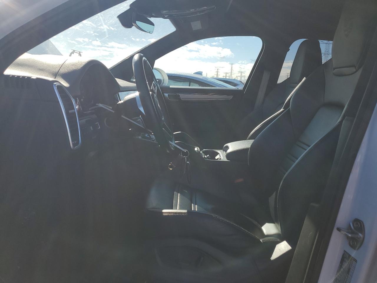 PORSCHE CAYENNE BASE