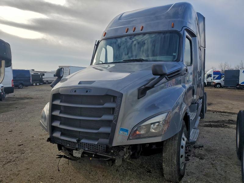 2018 FREIGHTLINER CASCADIA 1 #3305312305