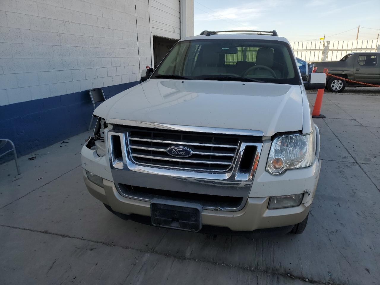 FORD EXPLORER EDDIE BAUER