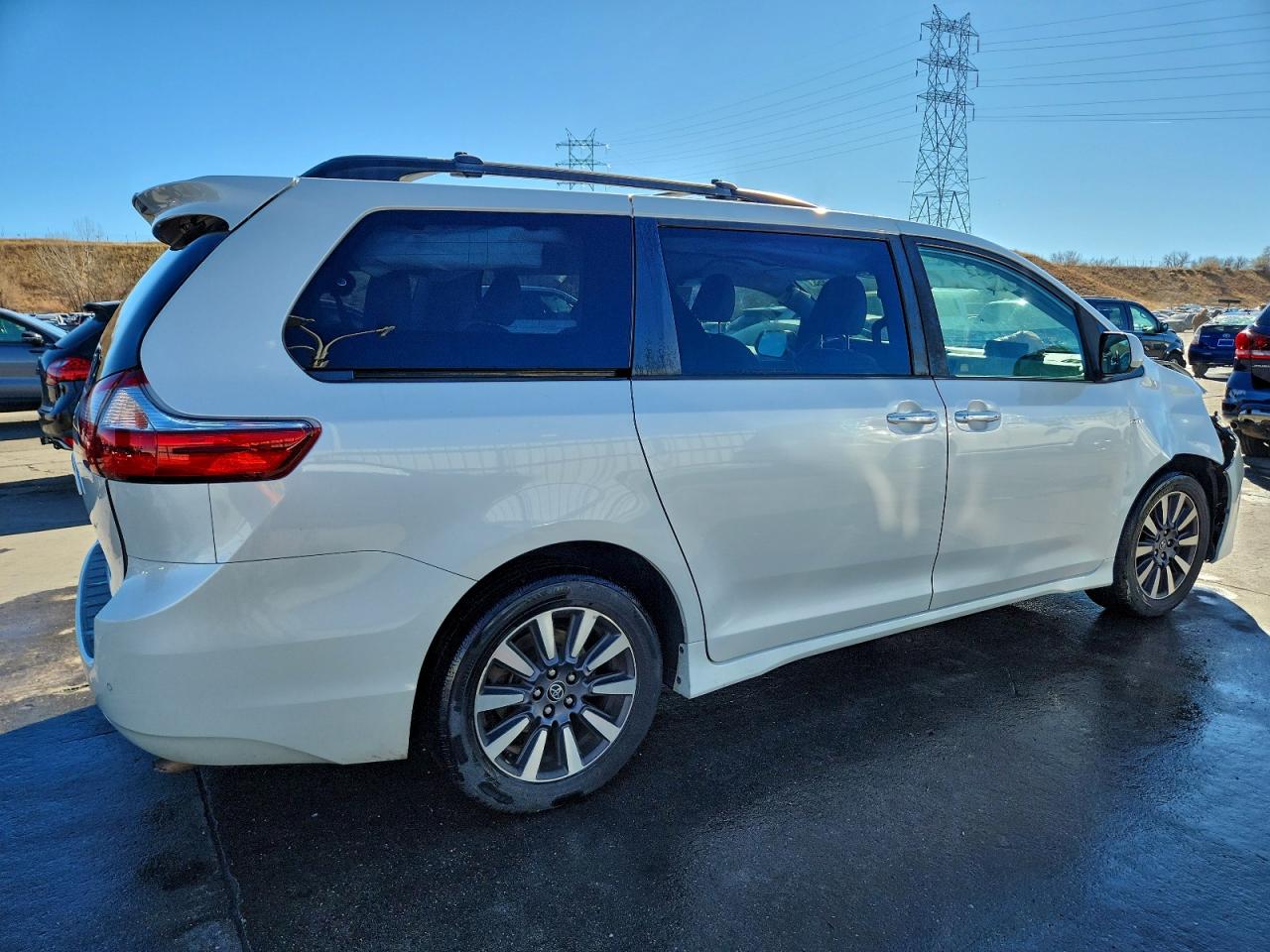 TOYOTA SIENNA XLE