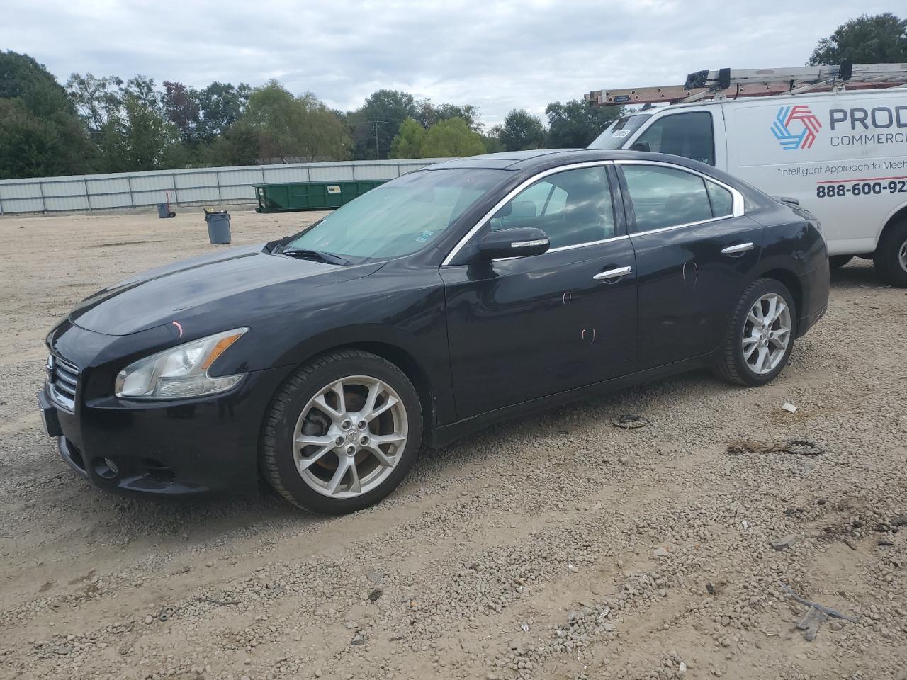 NISSAN MAXIMA S