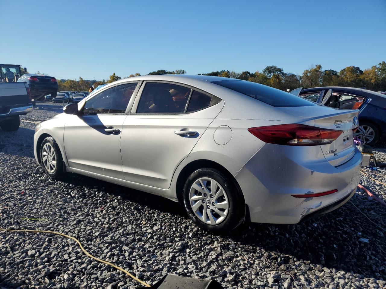 HYUNDAI ELANTRA SE