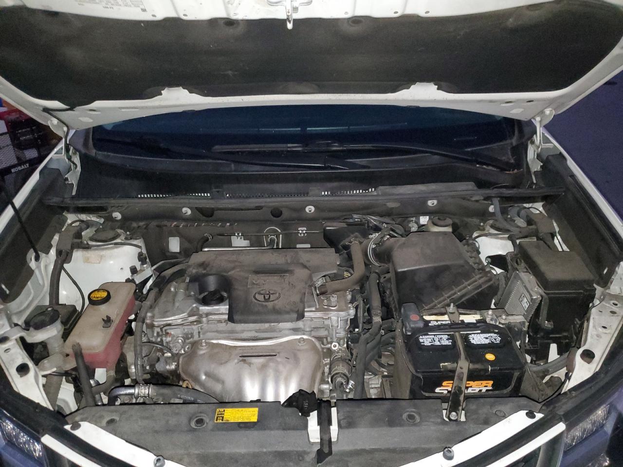 Toyota RAV4 Le Image 12