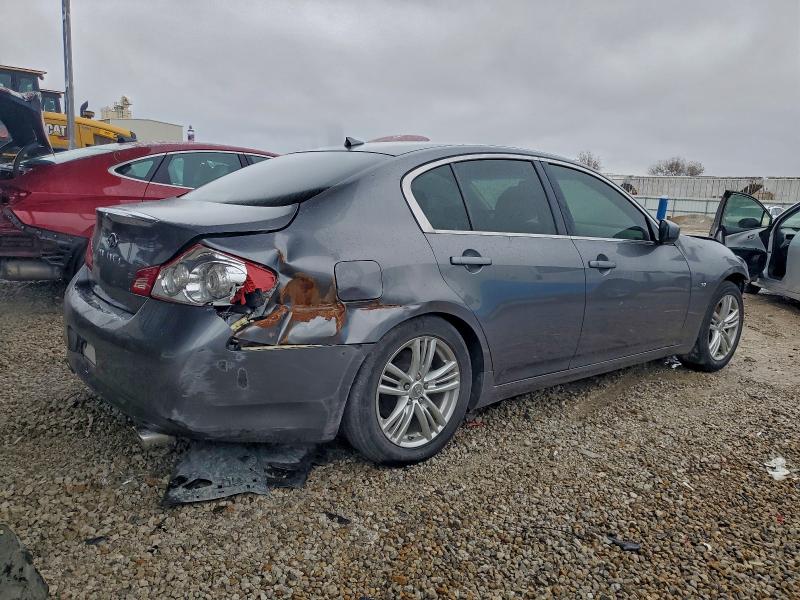 2015 INFINITI Q40 #3305430434