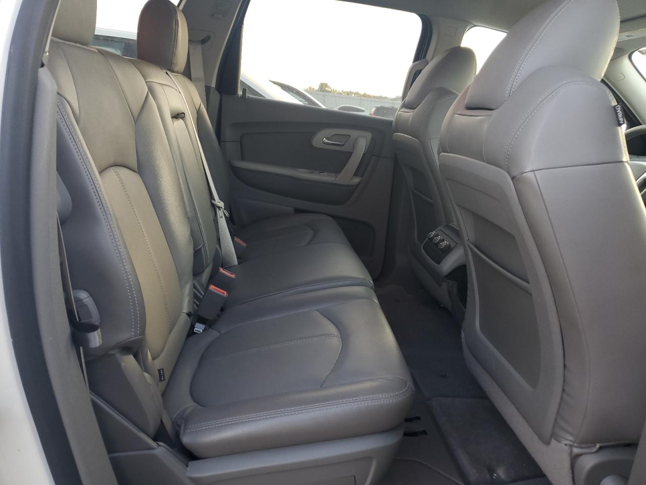 CHEVROLET TRAVERSE LS