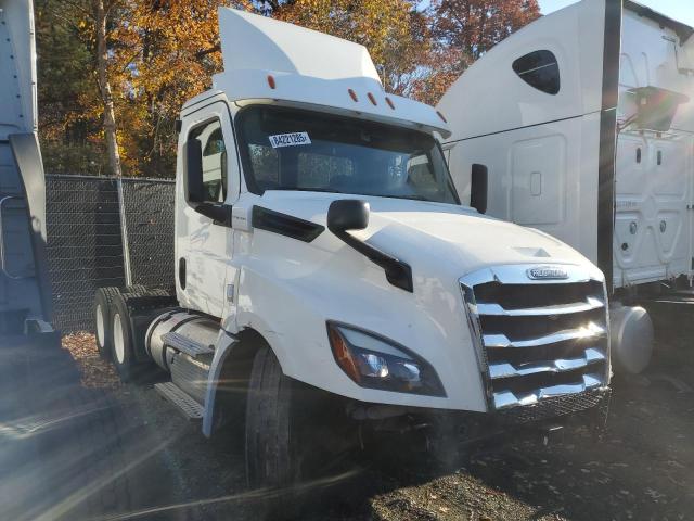 FREIGHTLINER CASCADIA 1