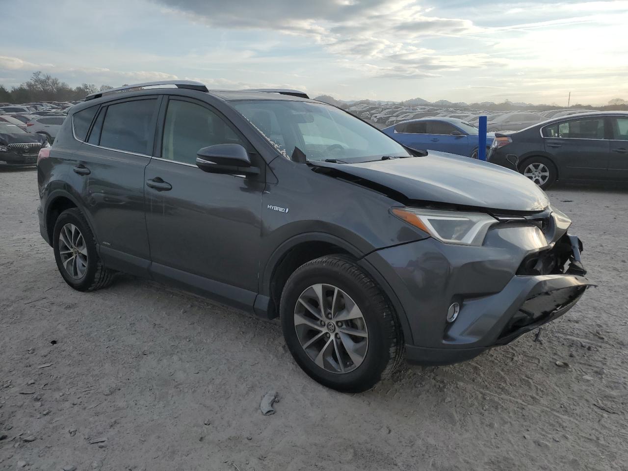 TOYOTA RAV4 XLE