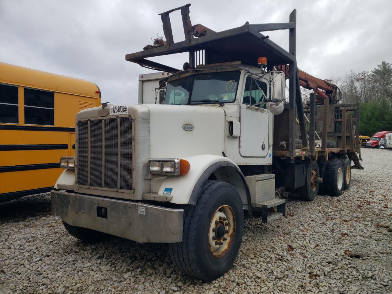 Lot #3284674375 1998 PETERBILT 357