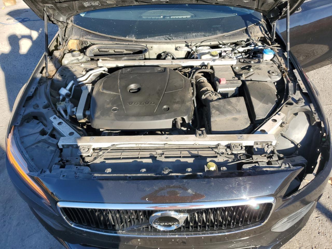 VOLVO S90 T6 MOMENTUM