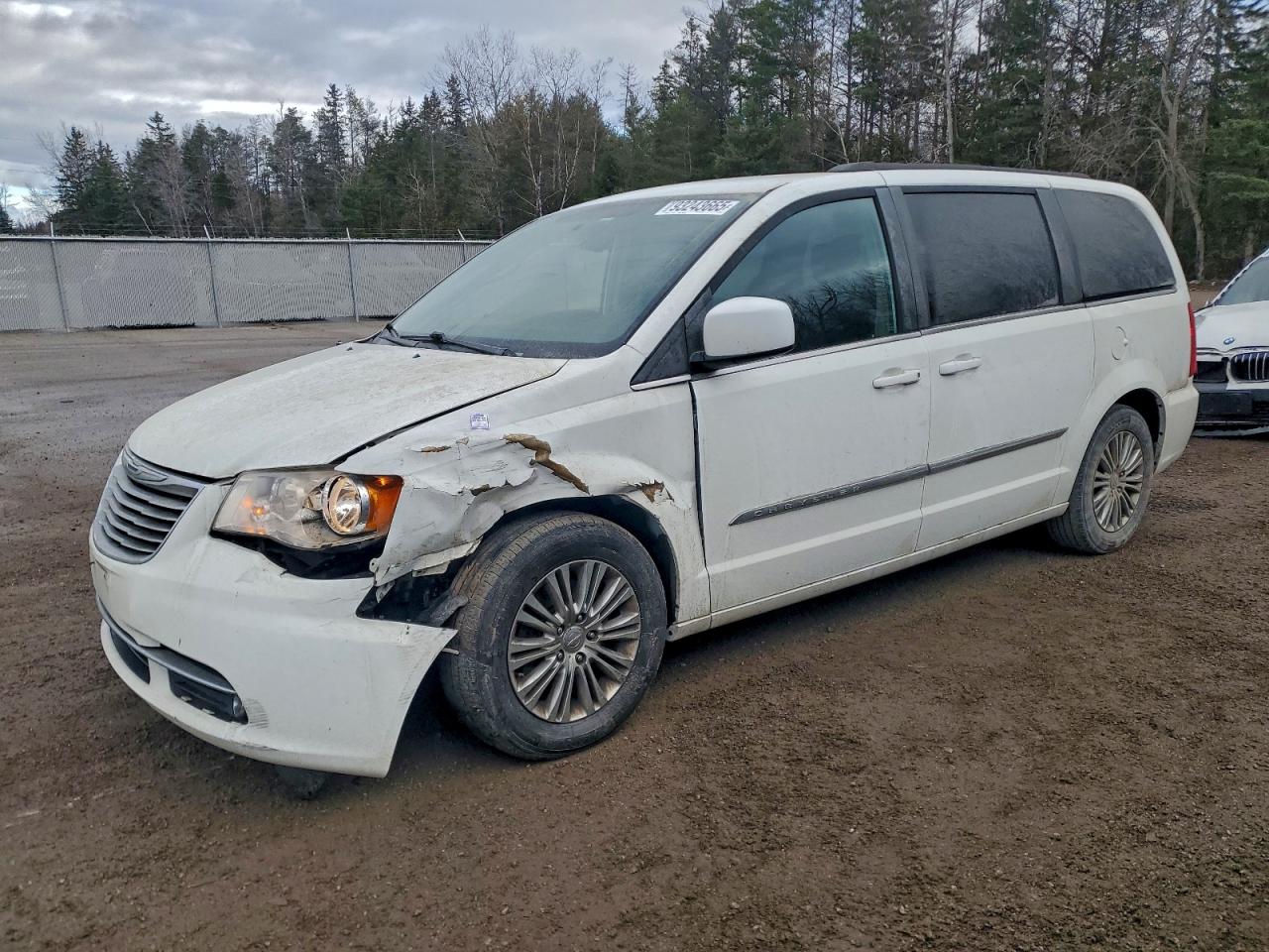 CHRYSLER TOWN & COUNTRY TOURING L