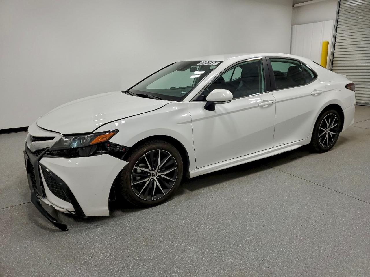 TOYOTA CAMRY SE NIGHT SHADE