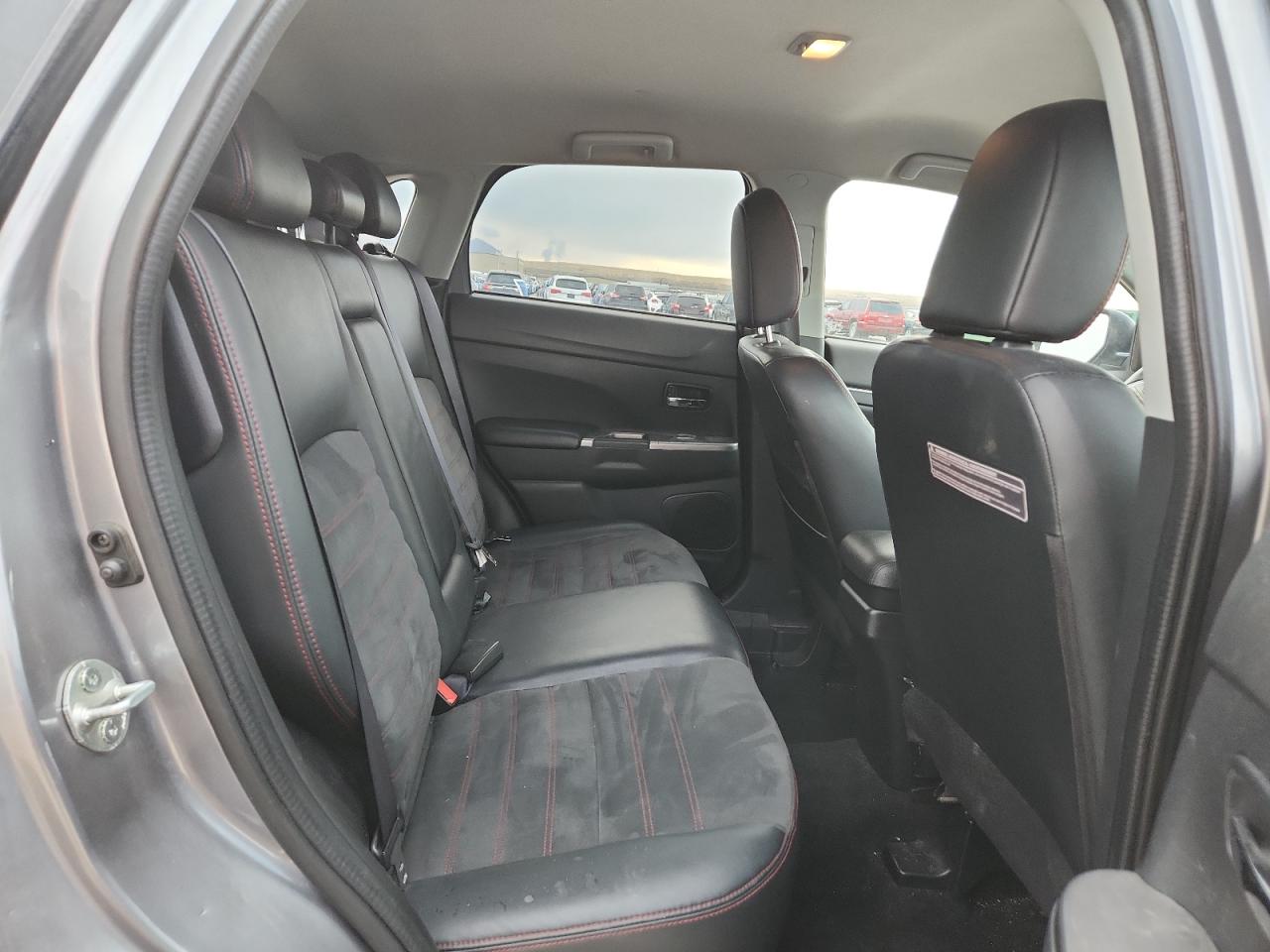 MITSUBISHI OUTLANDER ES