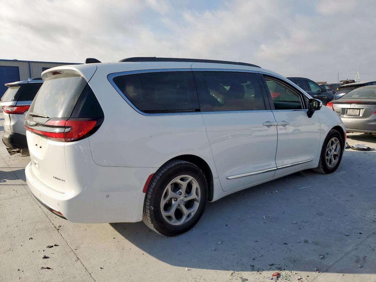 CHRYSLER PACIFICA LIMITED