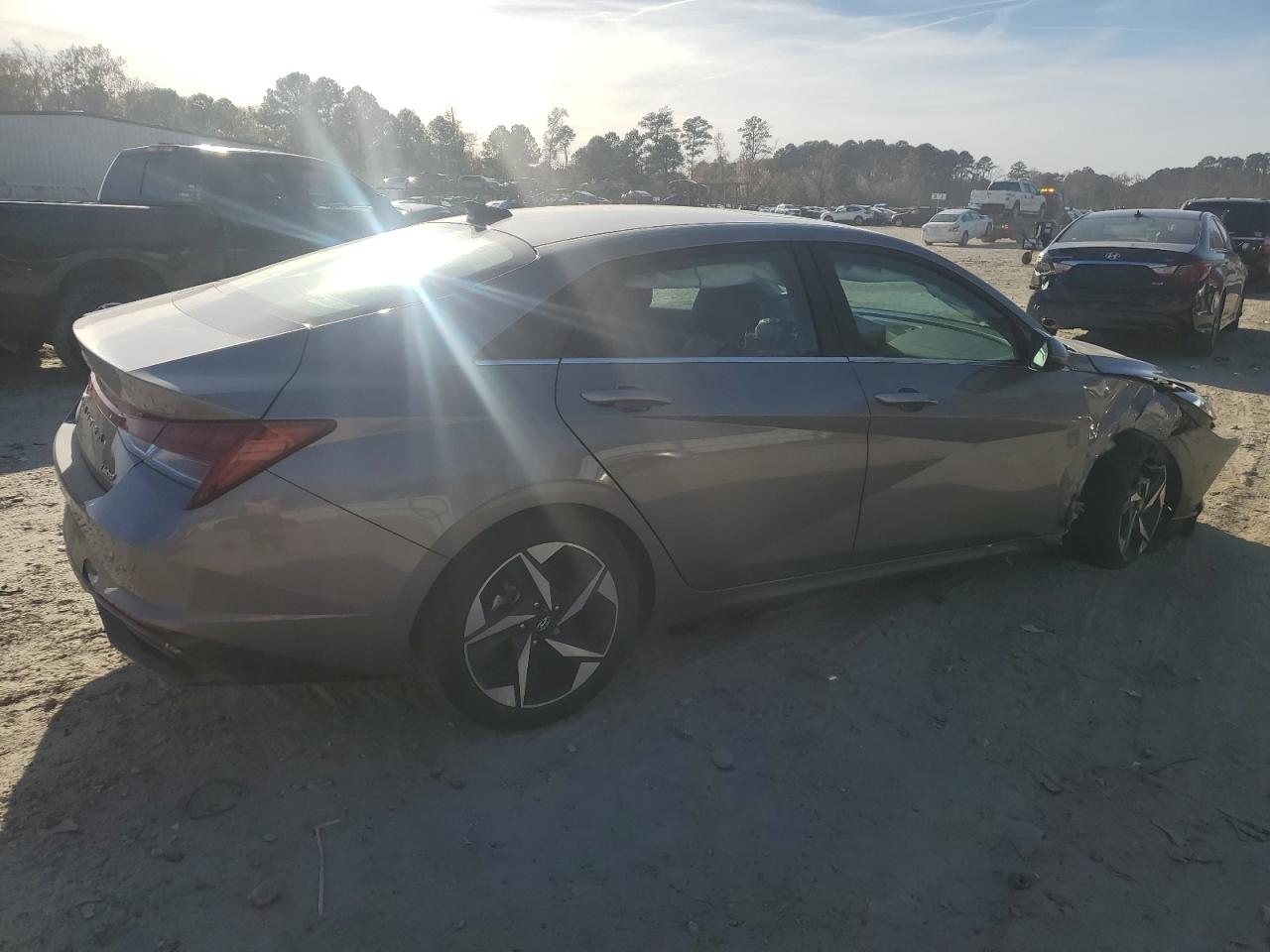Lot #3301834342 2022 HYUNDAI ELANTRA LI