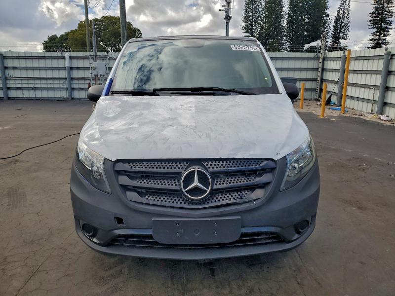 2022 MERCEDES-BENZ METRIS #3301658625