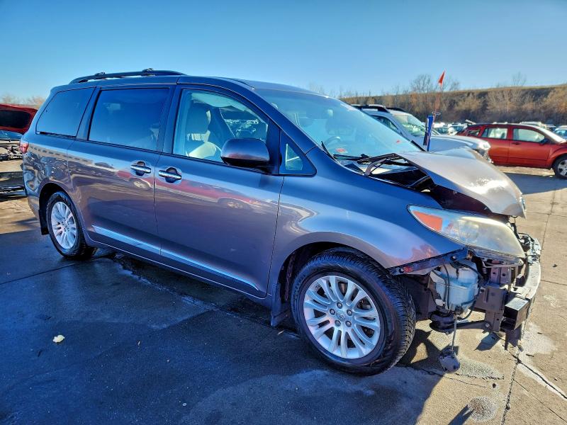 2015 TOYOTA SIENNA XLE #3304309998