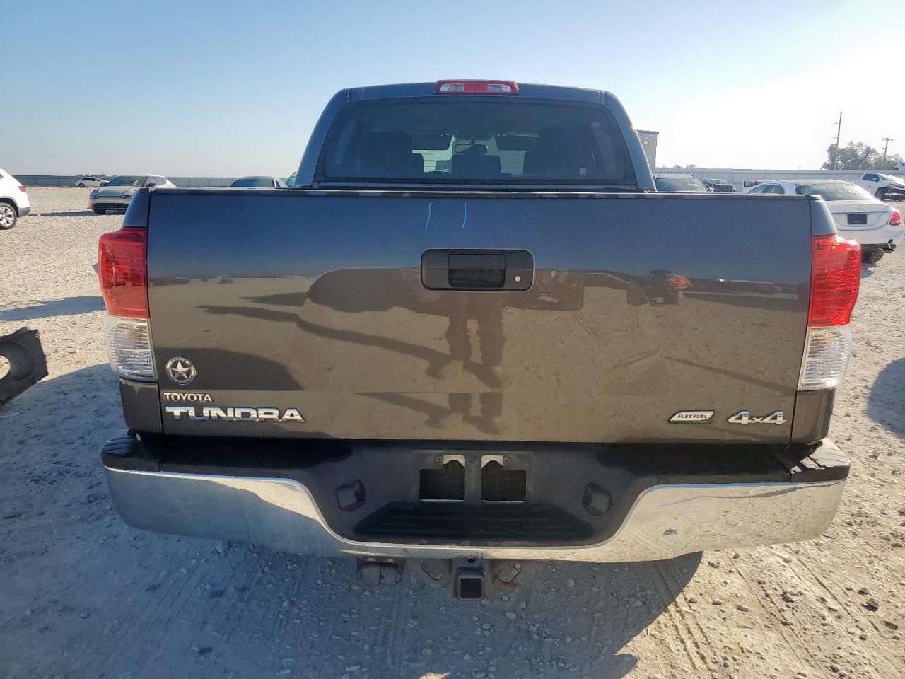 TOYOTA TUNDRA CREWMAX SR5