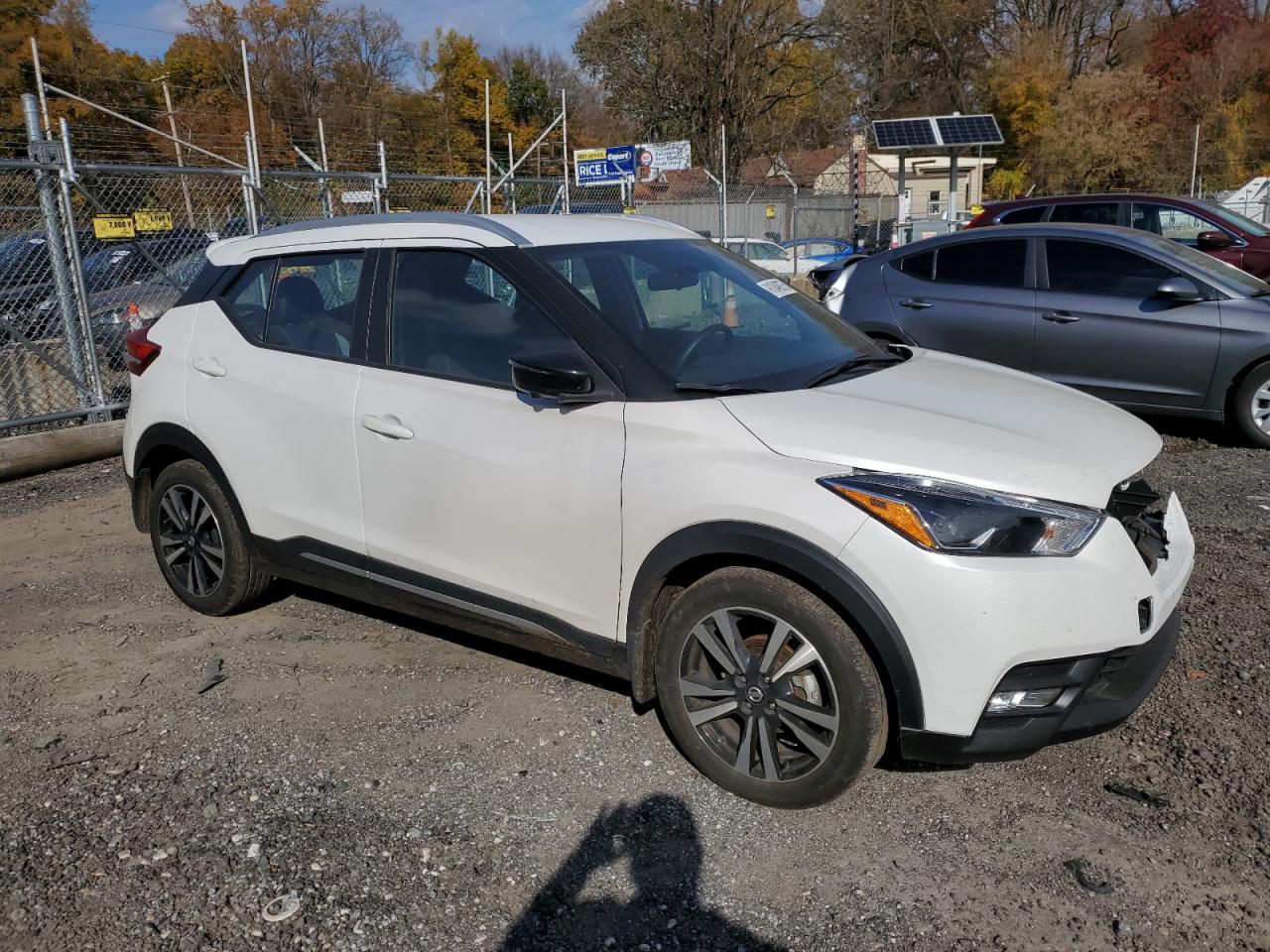 NISSAN KICKS S