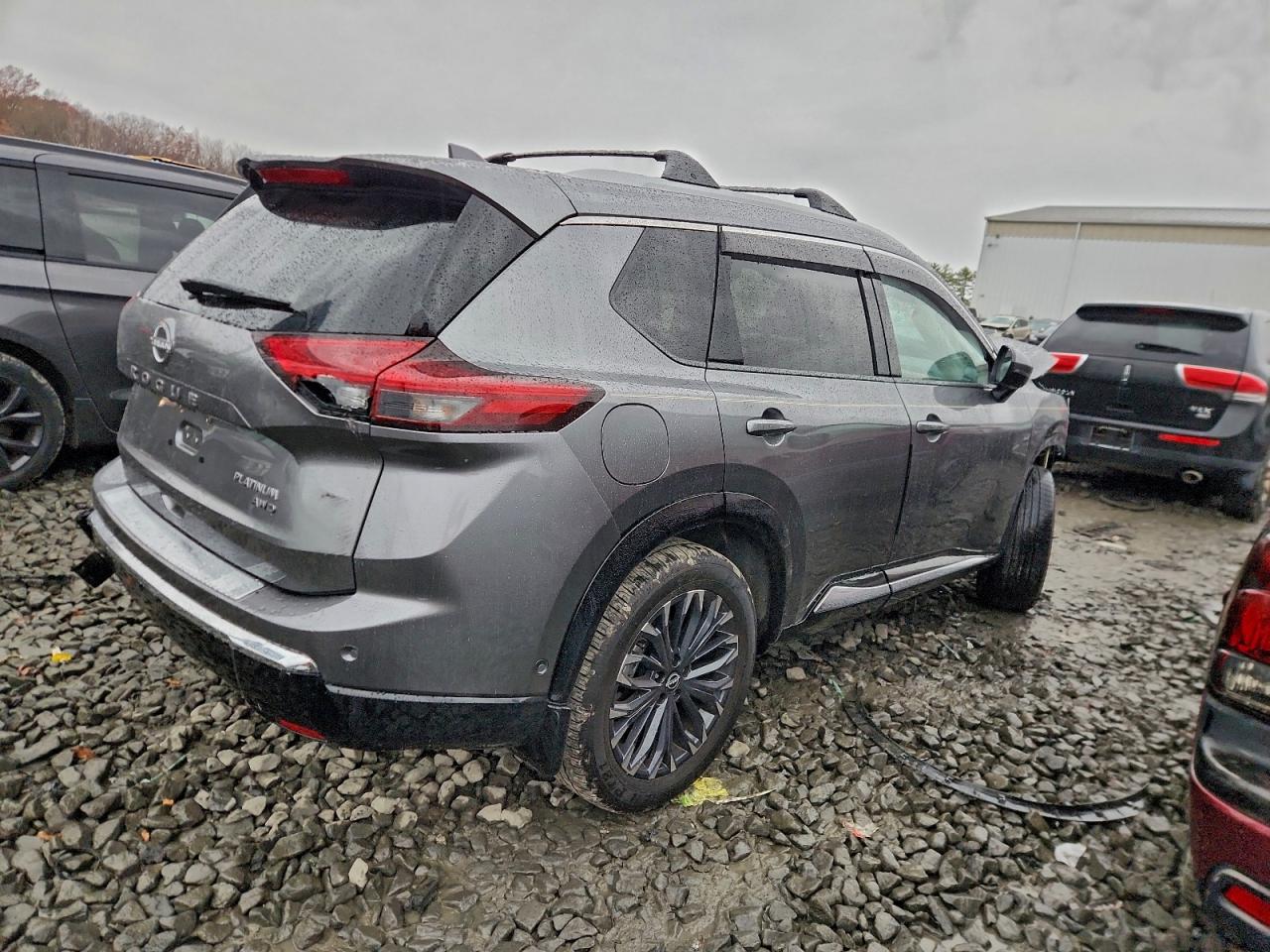 NISSAN ROGUE PLATINUM