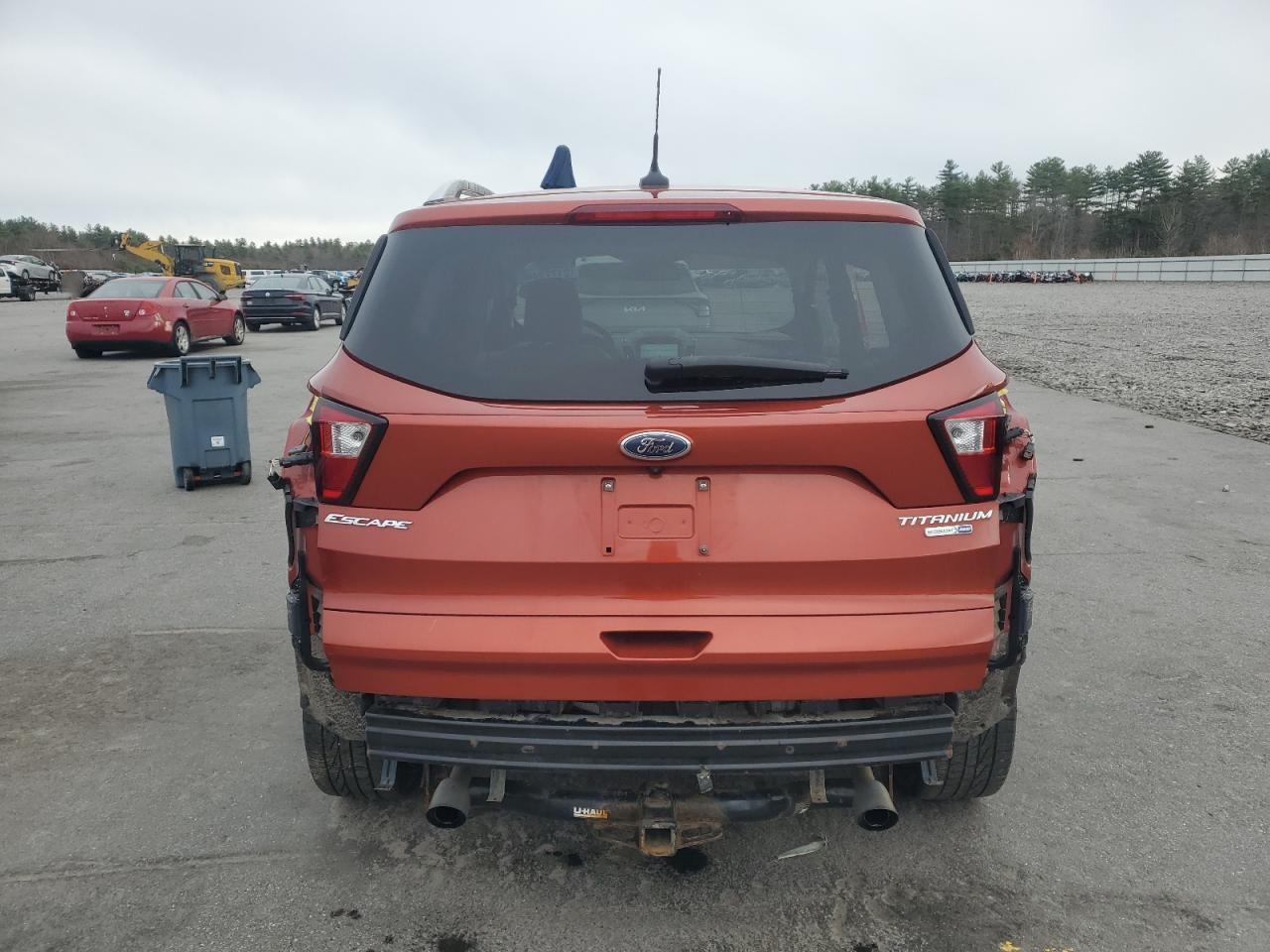 FORD ESCAPE TITANIUM
