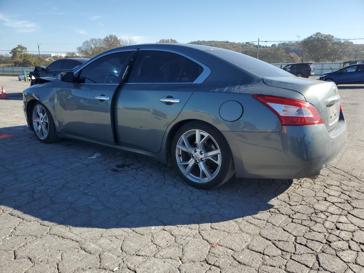 NISSAN MAXIMA S