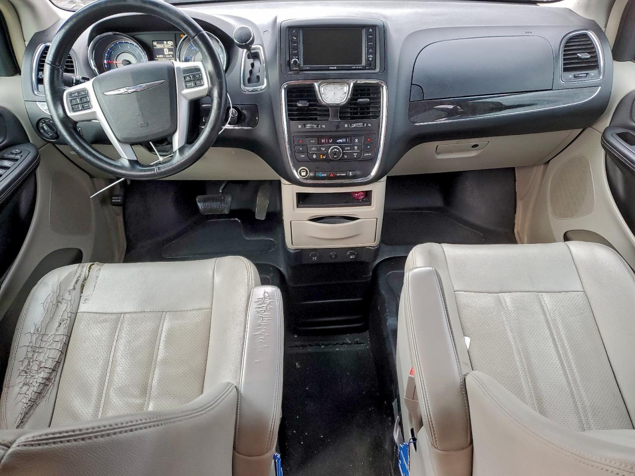 CHRYSLER TOWN & COUNTRY TOURING L