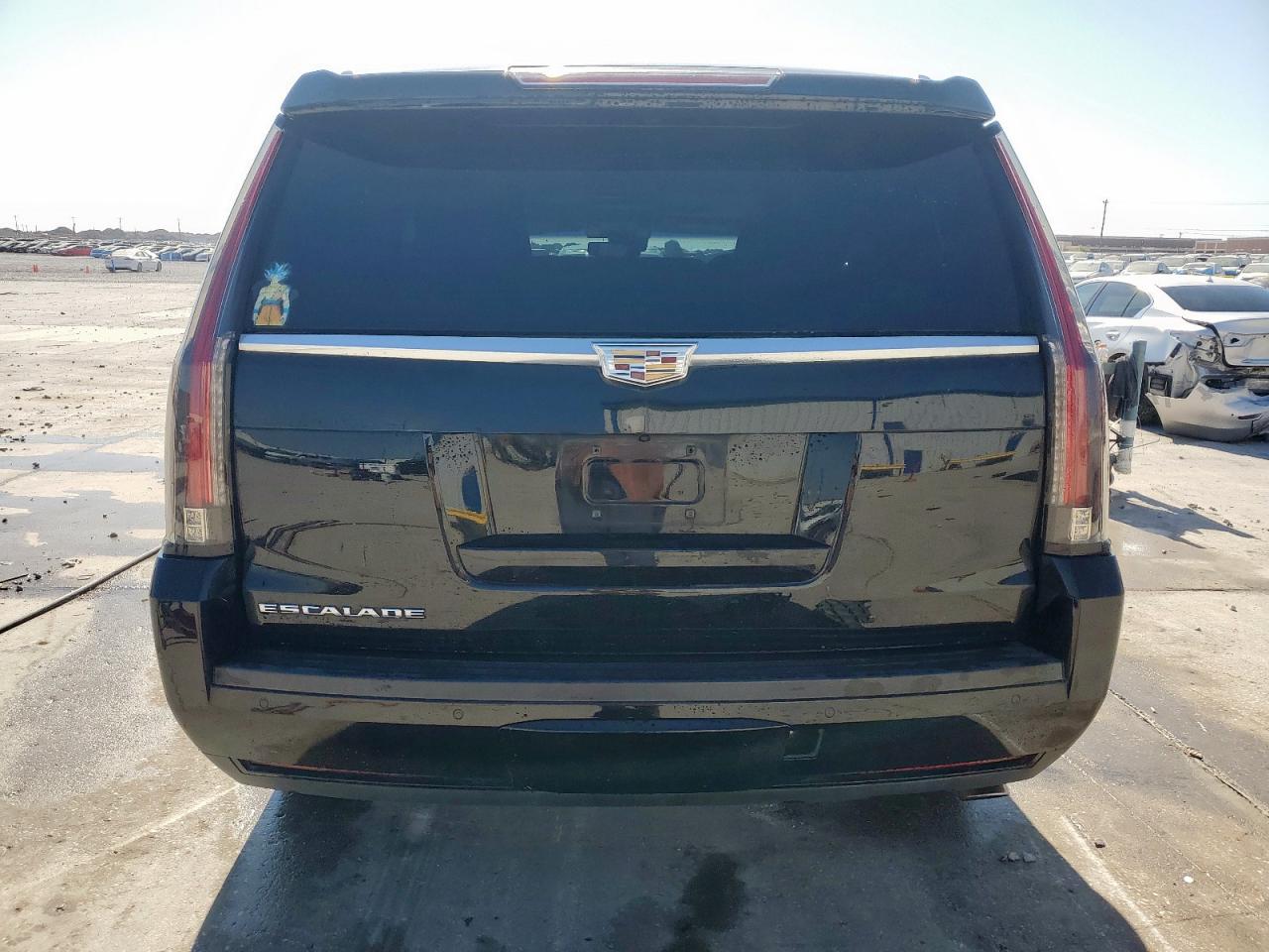 CADILLAC ESCALADE LUXURY