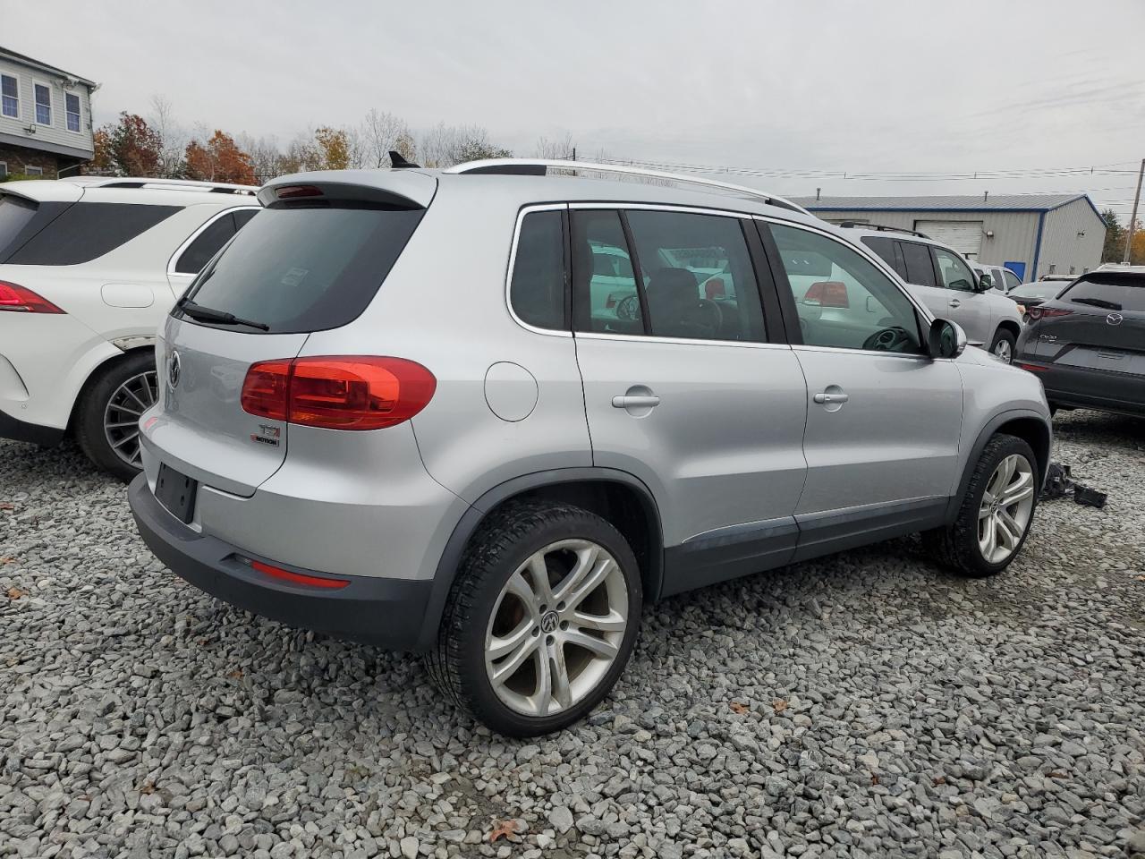 VOLKSWAGEN TIGUAN S