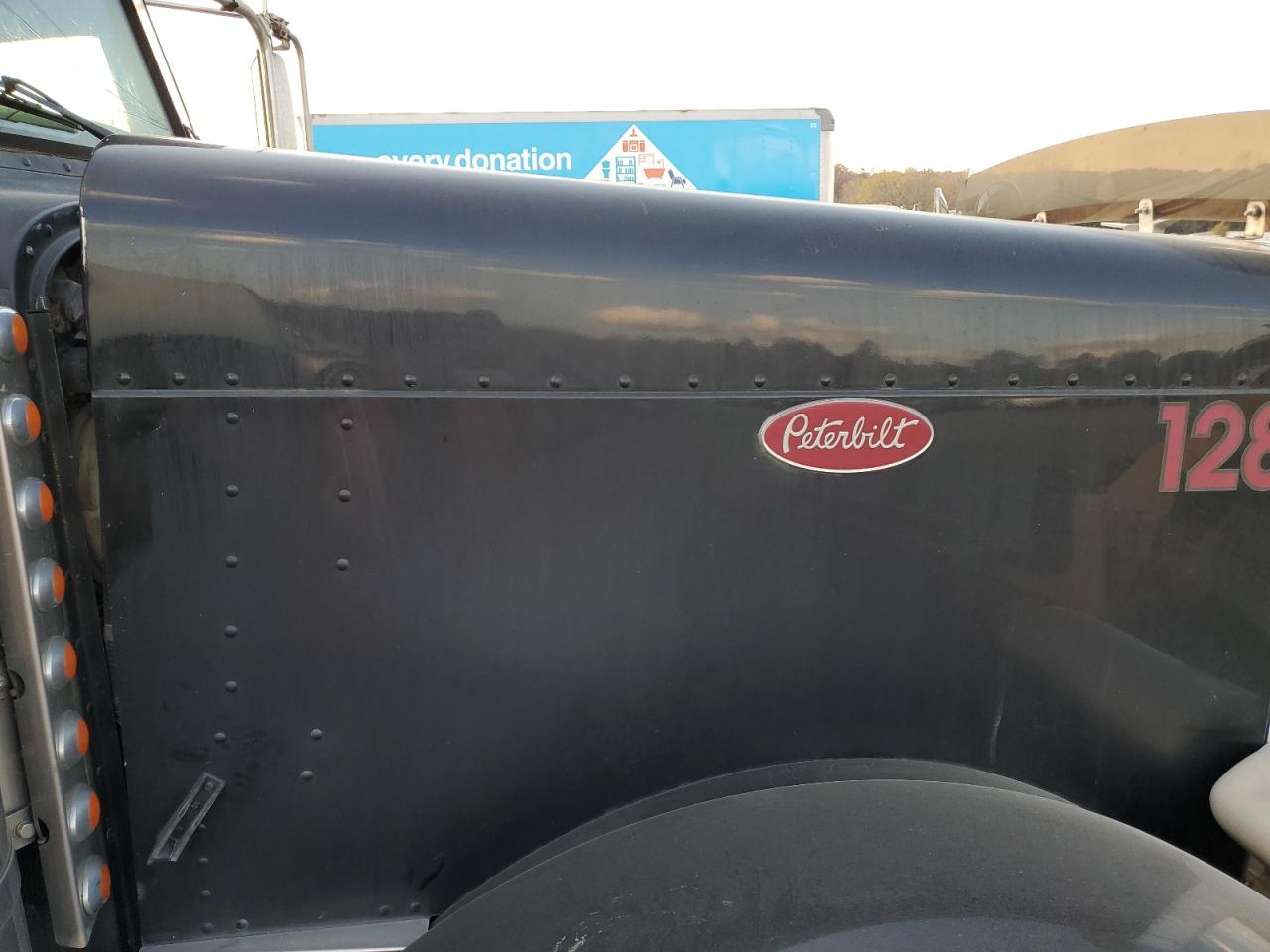 Lot #3308338060 2007 PETERBILT TRACTOR 379