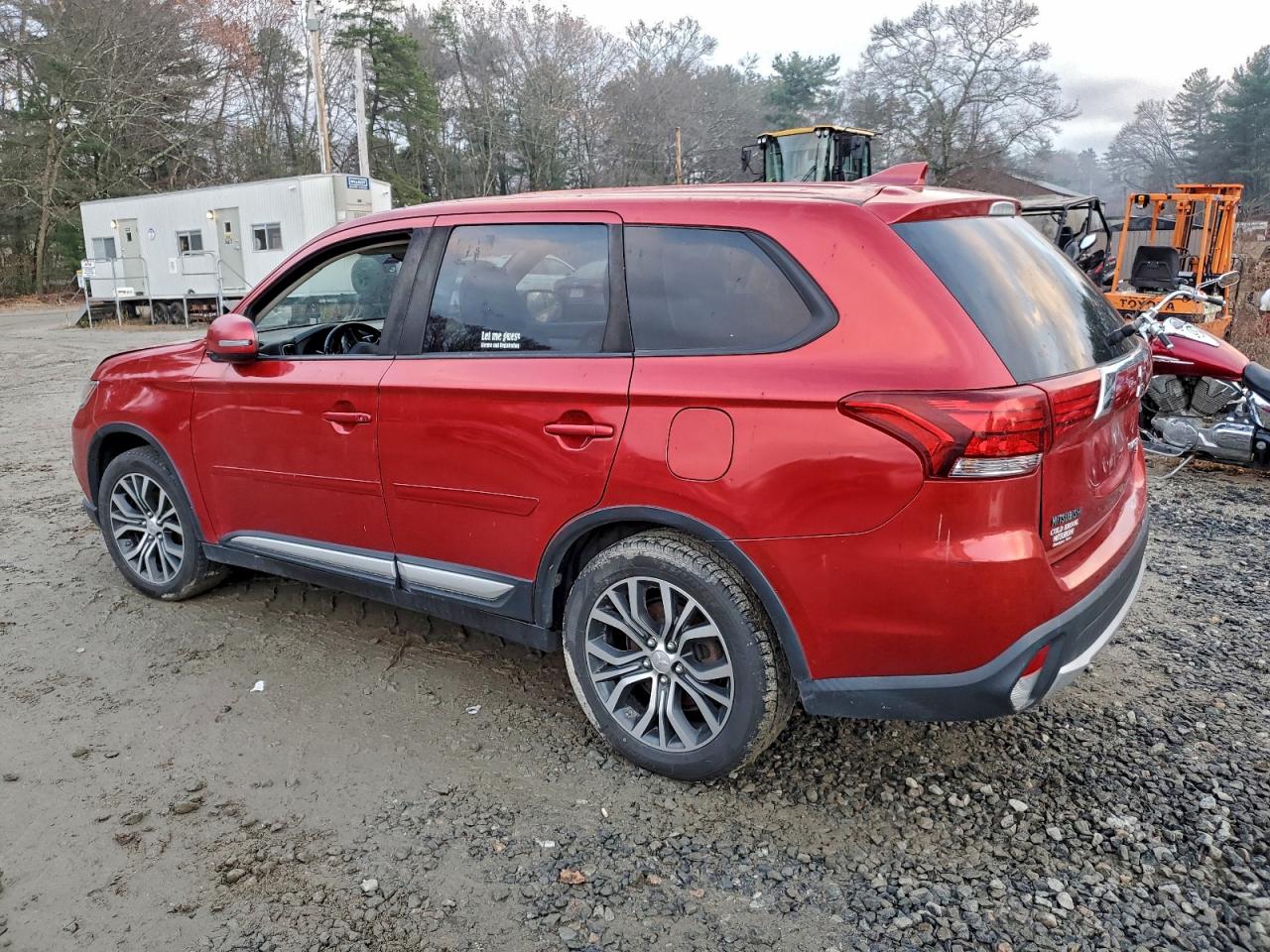 MITSUBISHI OUTLANDER SE