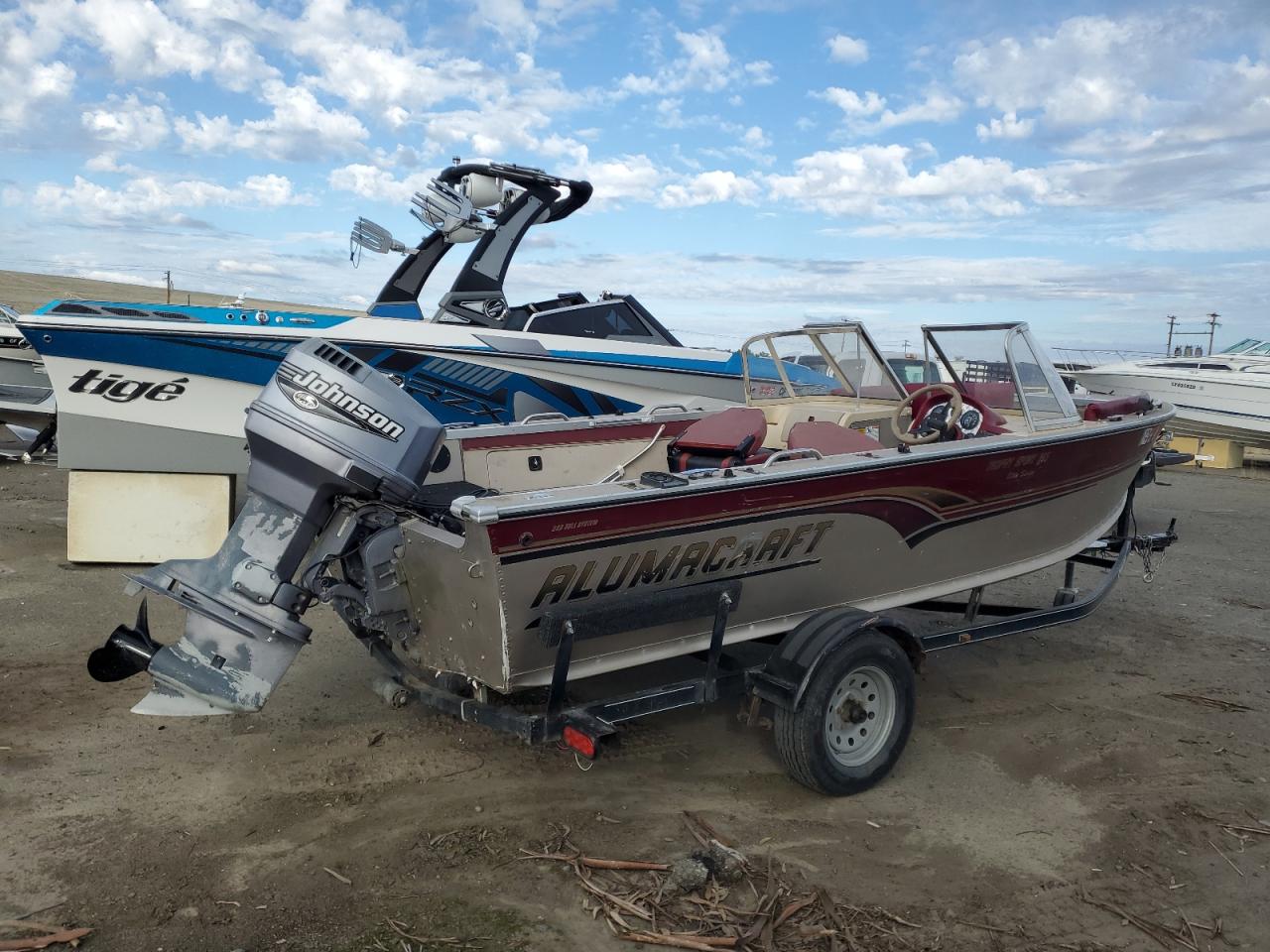 Lot #3301874435 1999 ALUMACRAFT BOAT
