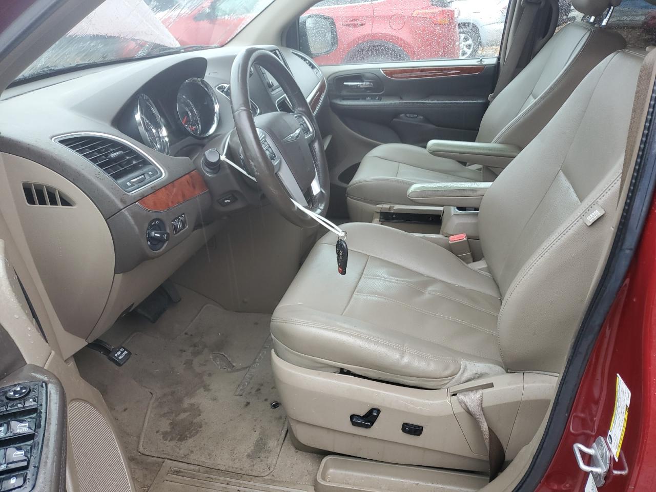 CHRYSLER TOWN & COUNTRY TOURING L