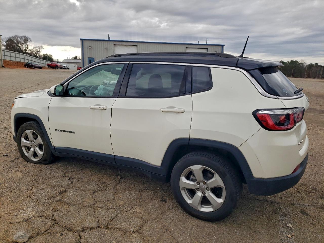 Lot #3301792329 2018 JEEP COMPASS LA