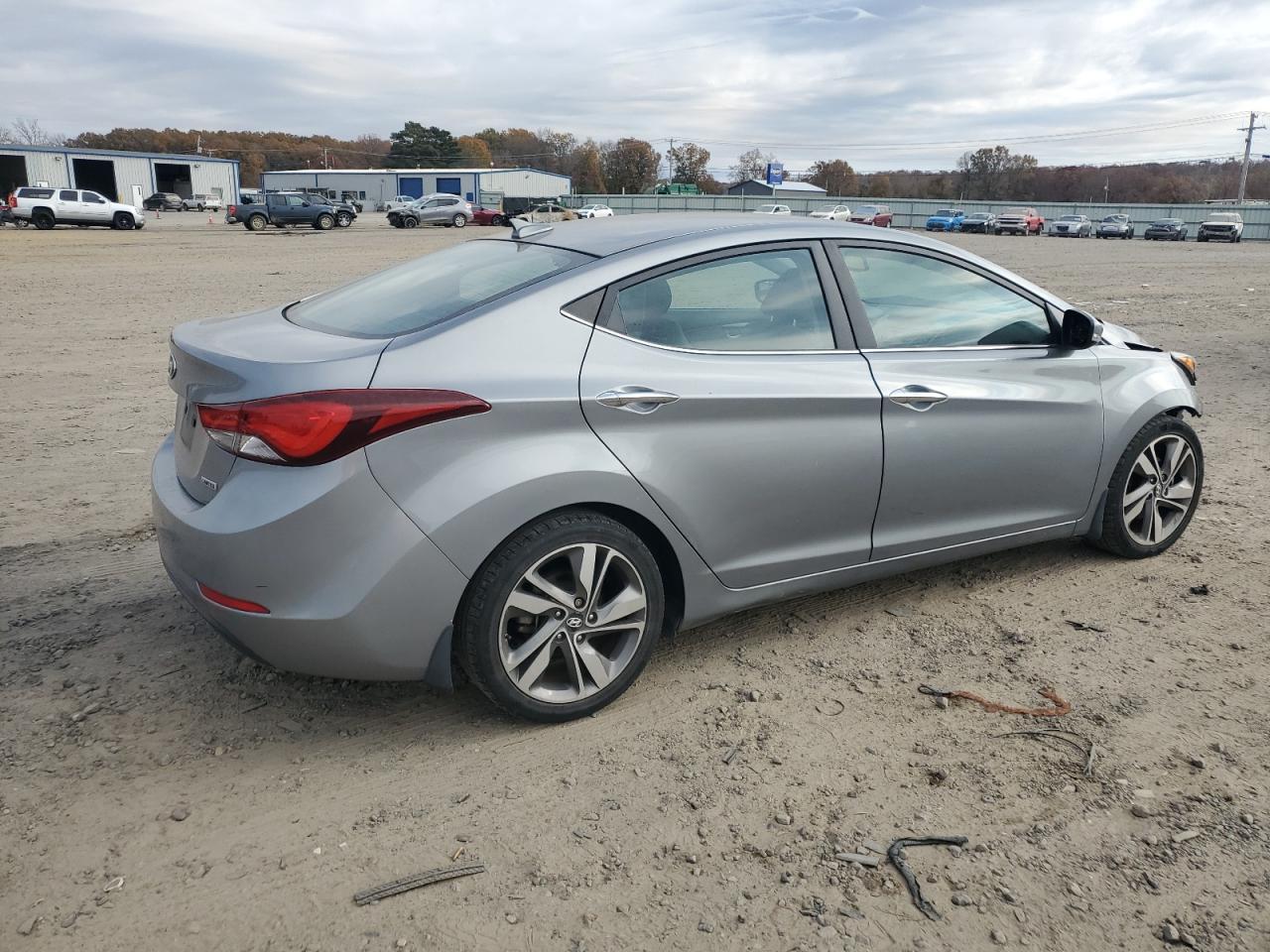 HYUNDAI ELANTRA SE