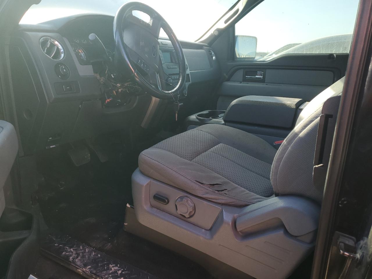 FORD F-150 SUPER CAB