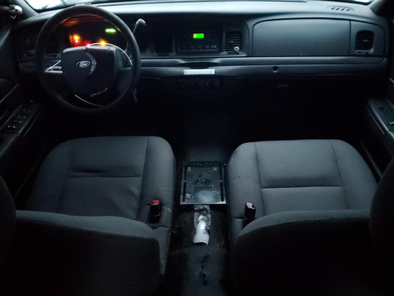 FORD CROWN VICTORIA POLICE INTERCEPTOR