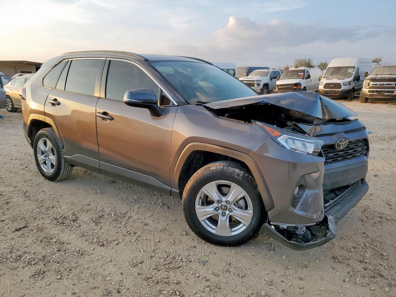 TOYOTA RAV4 XLE