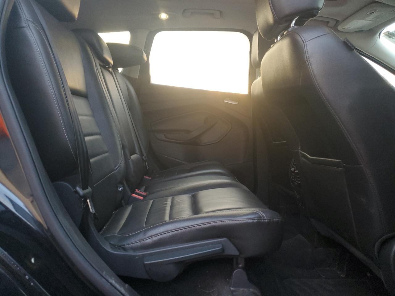 FORD ESCAPE TITANIUM