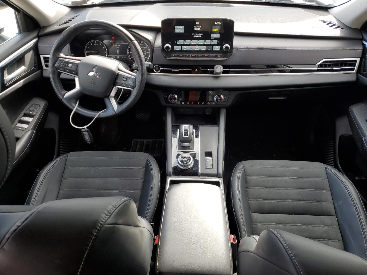 MITSUBISHI OUTLANDER SE